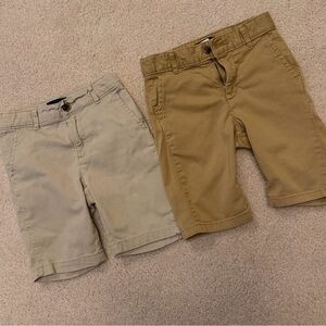 Lot of 2 pairs of shorts, US6